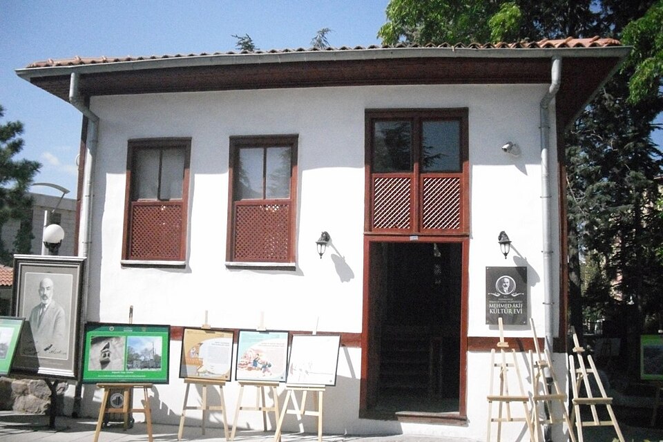 Fayl:Mehmet Akif Ersoy müze evi.JPG