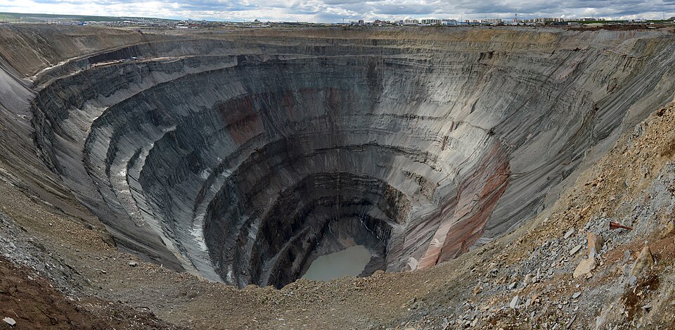 Fayl:Mirny in Yakutia.jpg