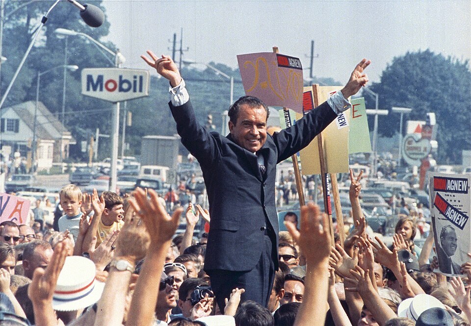 Fayl:NIXONcampaigns.jpg