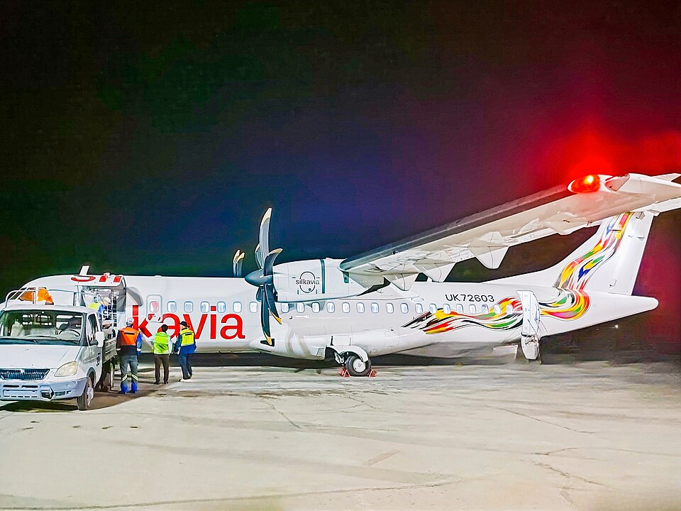 Fayl:Silk Avia's ATR 72-600.jpg