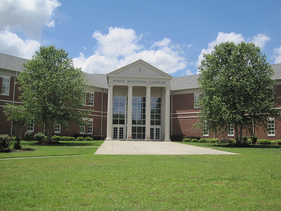 Fayl:Byron Municipal Complex.JPG