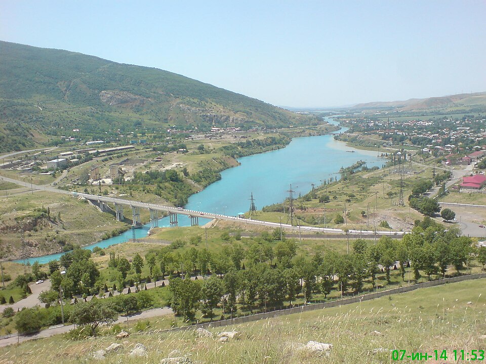 Fayl:Chirchiq river near Chorvoq.JPG