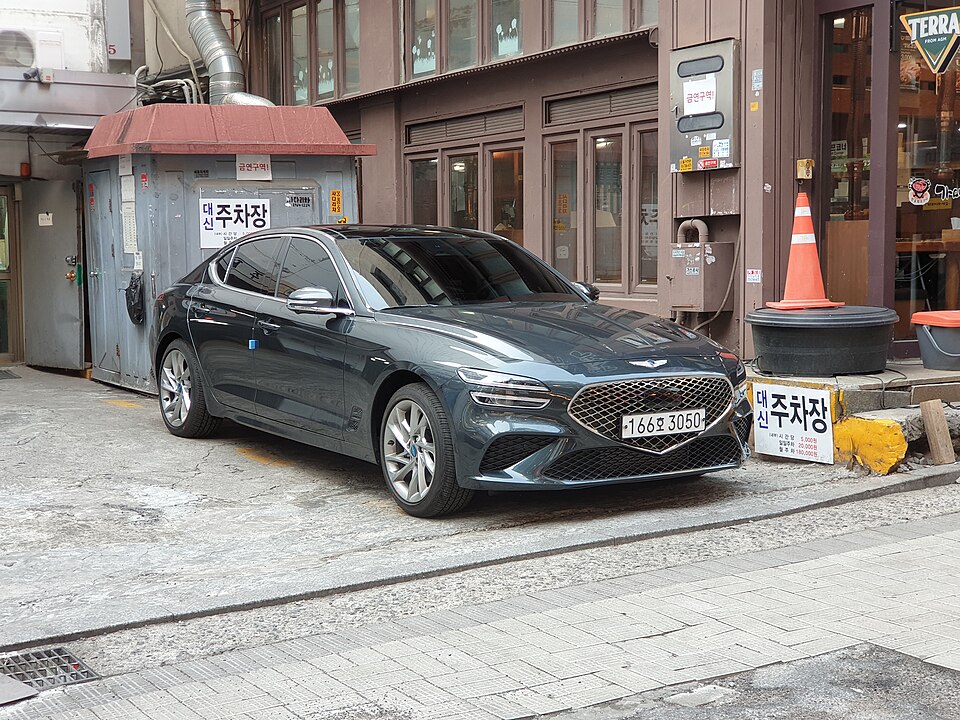 Fayl:Genesis G70 FL Grey 3.jpg