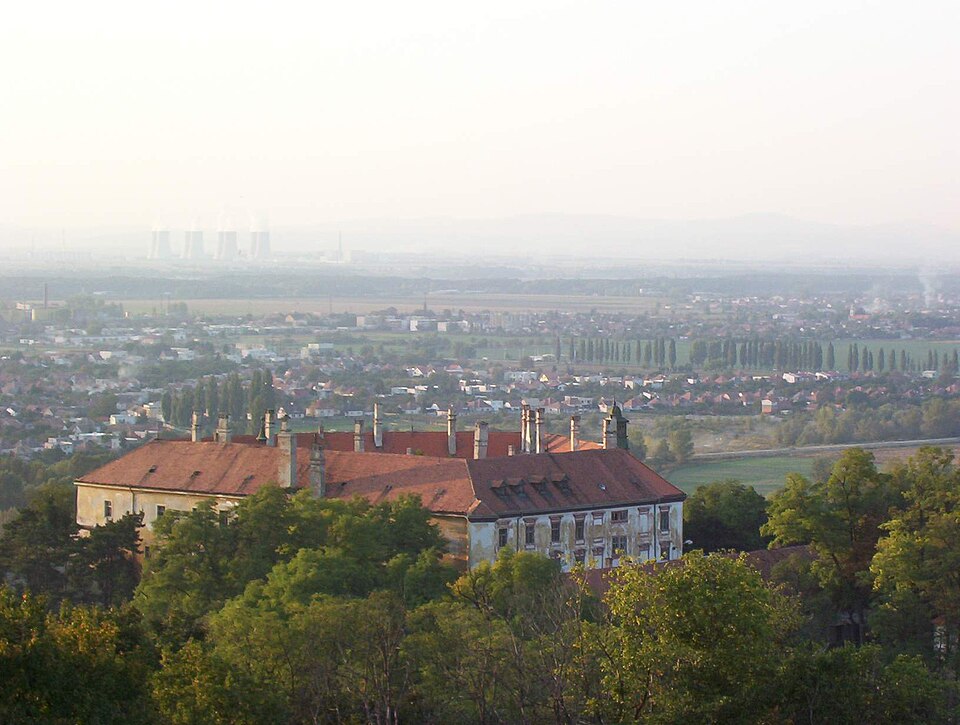 Fayl:Hlohovec Castle.jpg