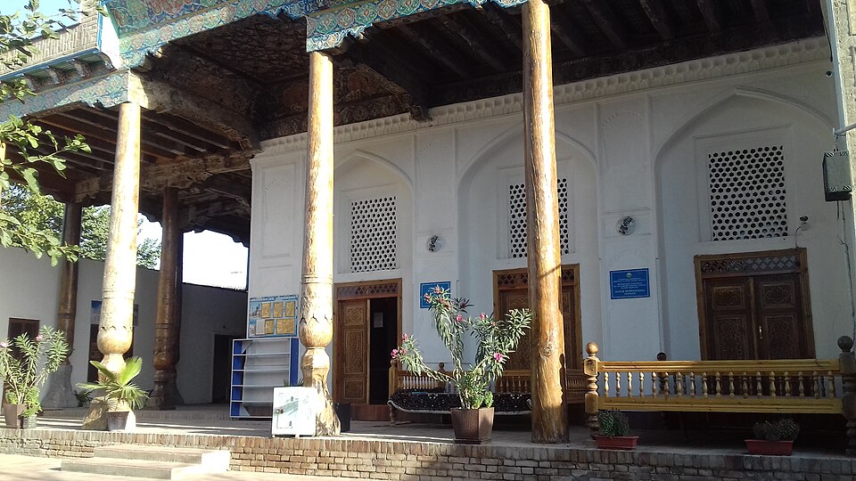 Fayl:Qoraboy Oqsoqol Mosque.jpg