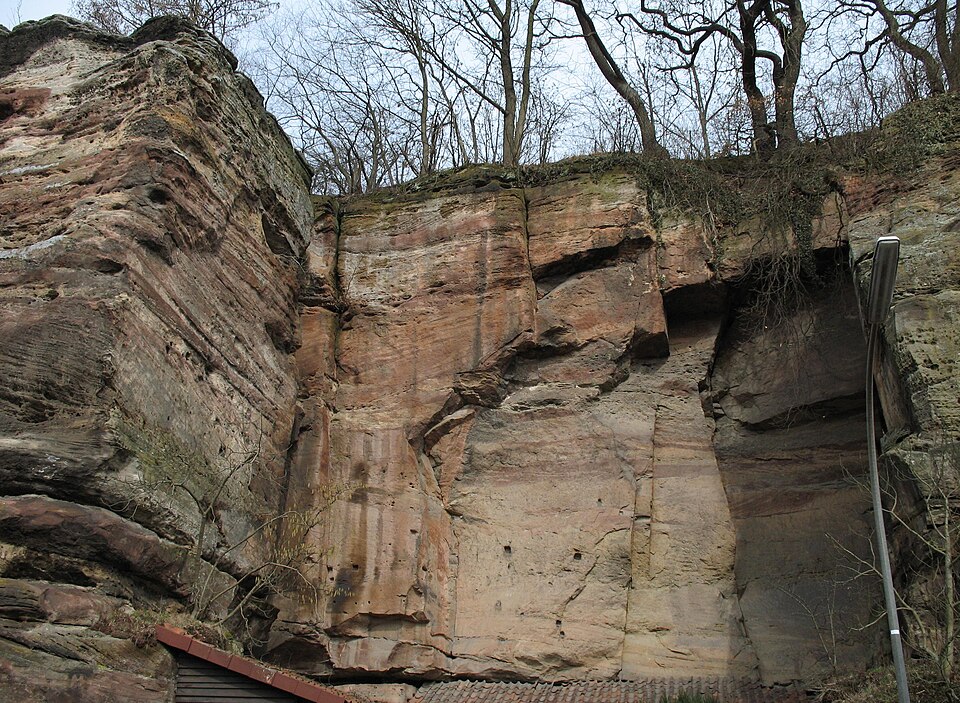 Fayl:Reinhausen Felsen.jpg