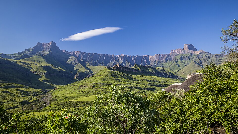 Fayl:South Africa - Drakensberg (16261357780).jpg