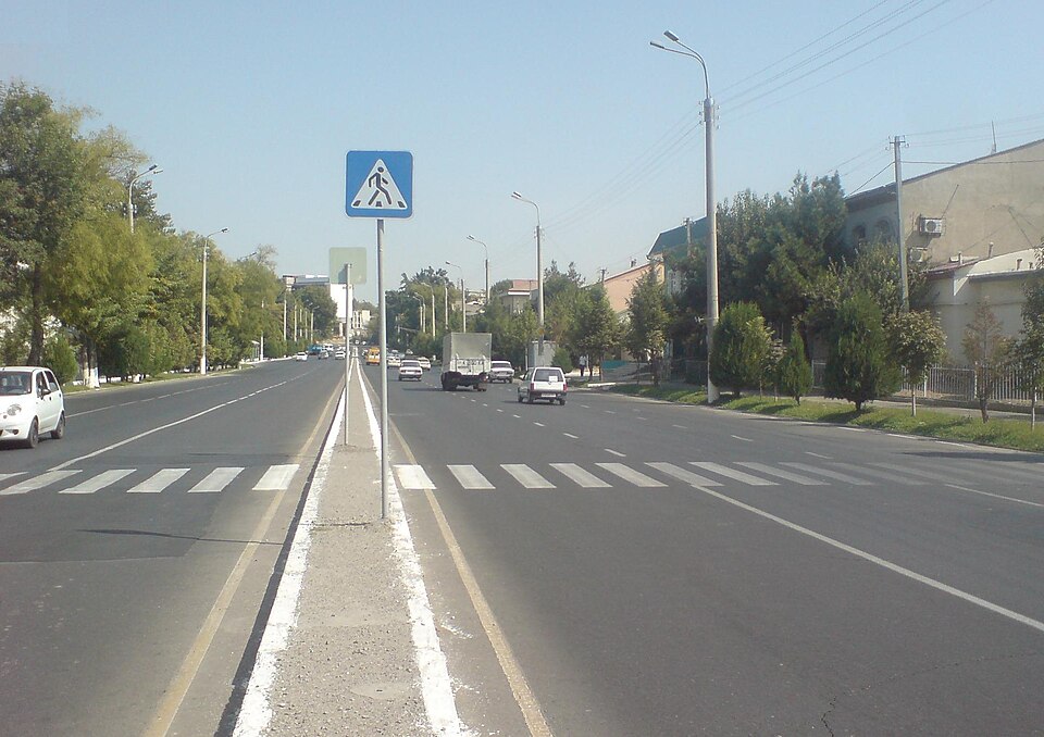 Fayl:Ziyolilar street, Tashkent city.JPG