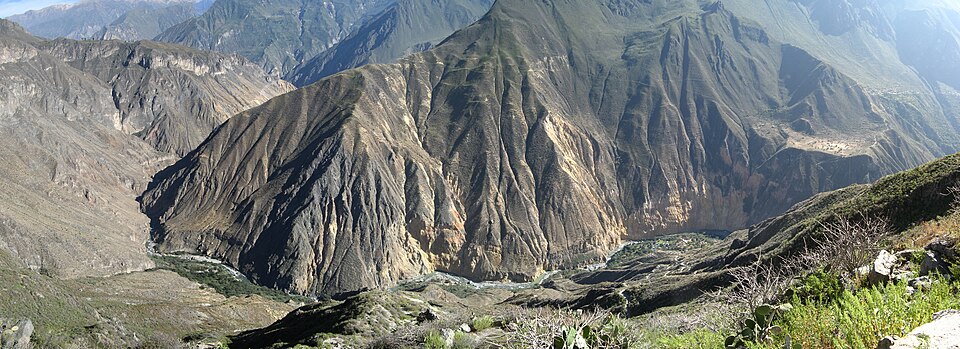 Fayl:Colca view from Cabanaconde.jpg