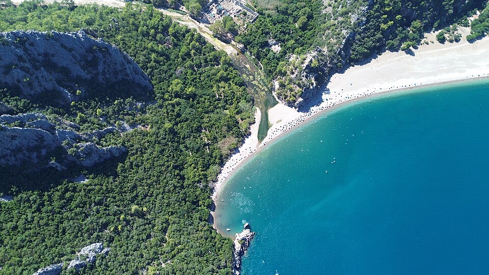 Fayl:Olimpos Plajı.jpg
