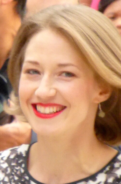 Fayl:Carrie Coon TIFF 2013 (cropped).jpg