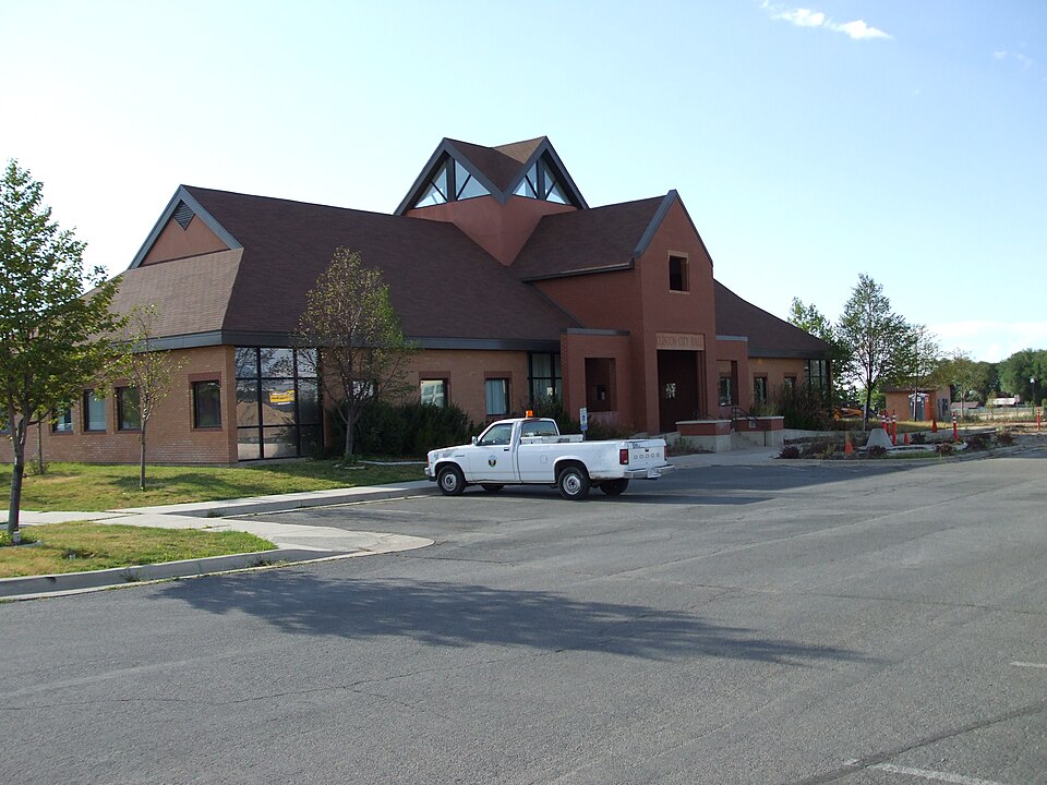 Fayl:Clinton Utah City Hall.jpeg
