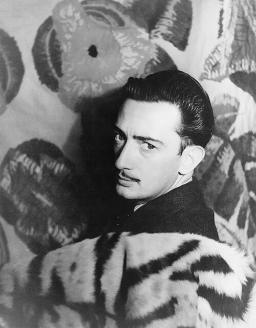 Fayl:Salvador Dalí 1939.jpg