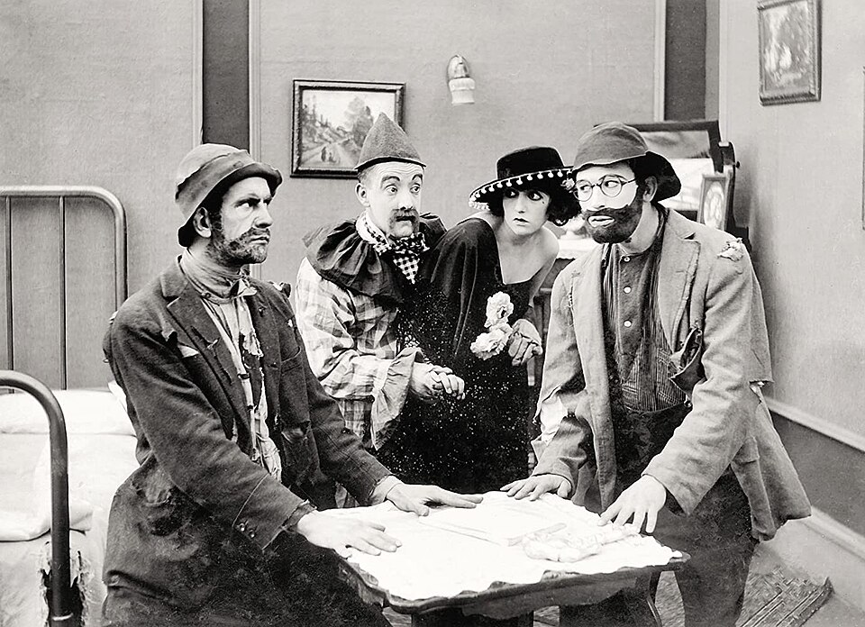 Fayl:Sic 'Em, Towser (1918).jpg