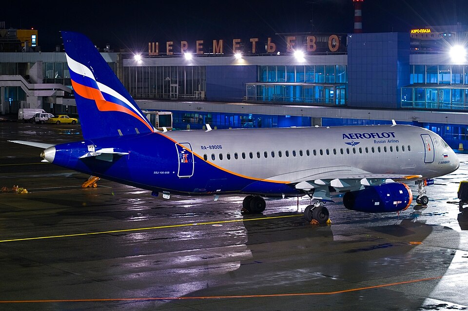 Fayl:Aeroflot Sukhoi Superjet Petrov-1.jpg