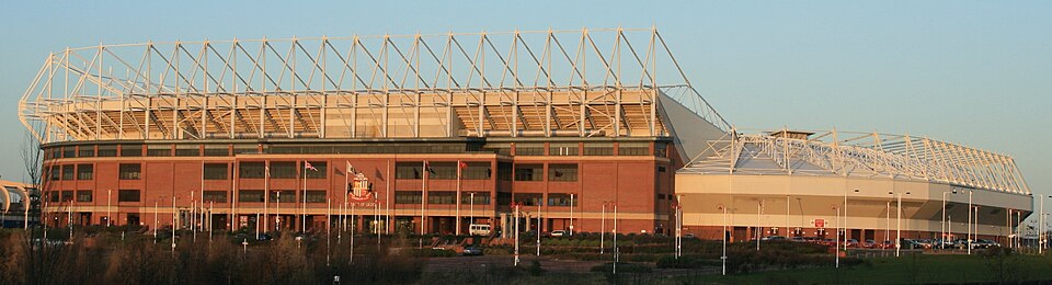 Fayl:Stadium of light from distance.jpg