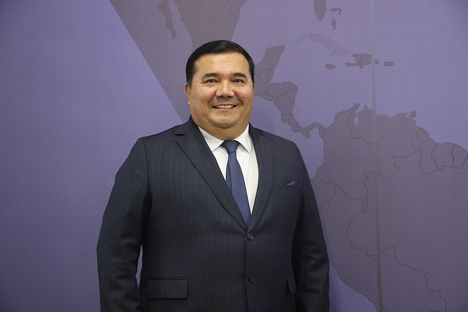 Fayl:B.Alimov.jpg