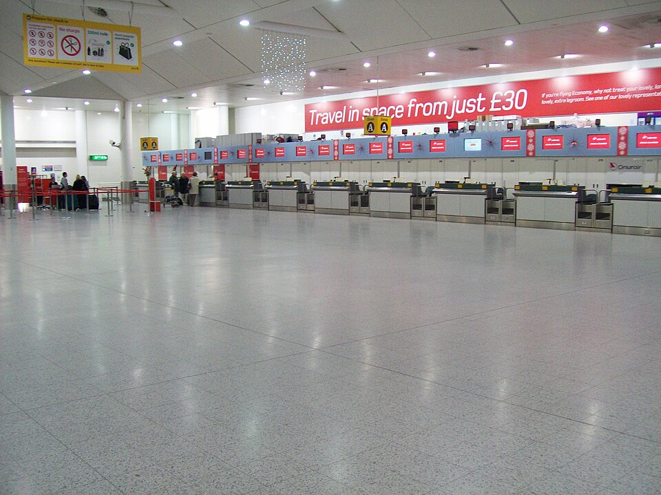Fayl:Gatwick South Terminal 136.JPG