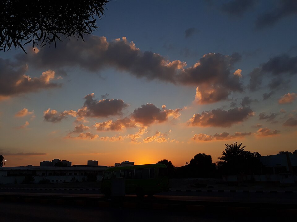 Fayl:Orange Sky in Ajman.jpg