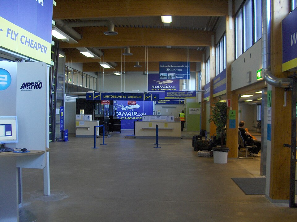 Fayl:Terminal2 public area1.jpg