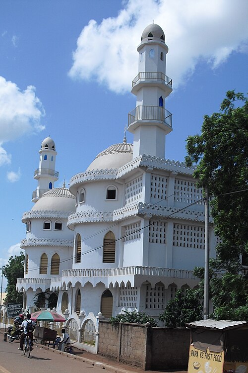 Fayl:Ahmadiyya Muslim Mosque.Tamale.jpg