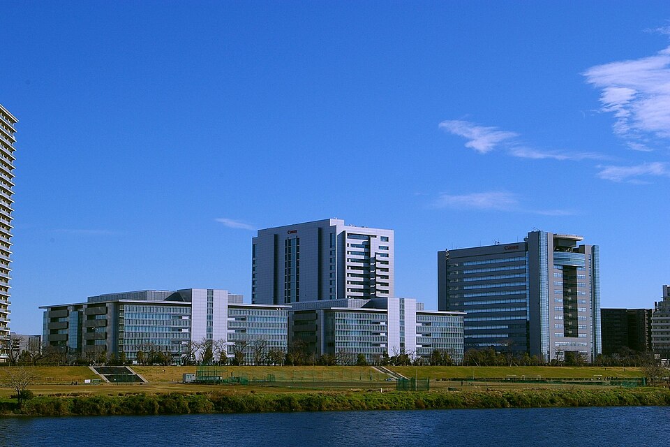 Fayl:Canon headquarters Ota, Tokyo distant.jpg