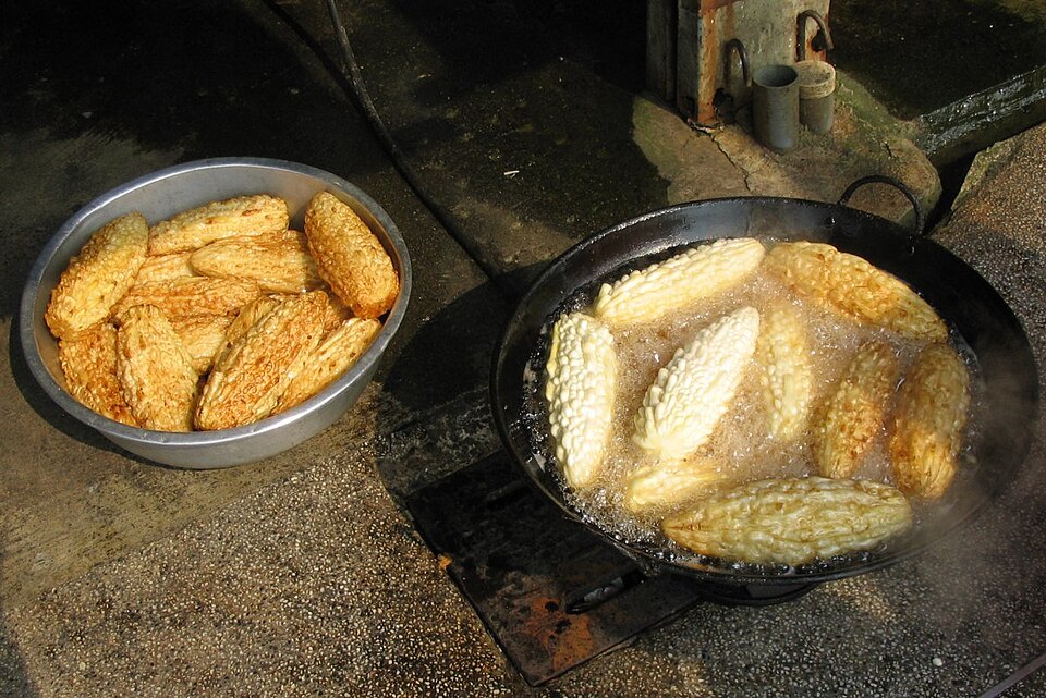 Fayl:Cooking Bitter Melons.jpg