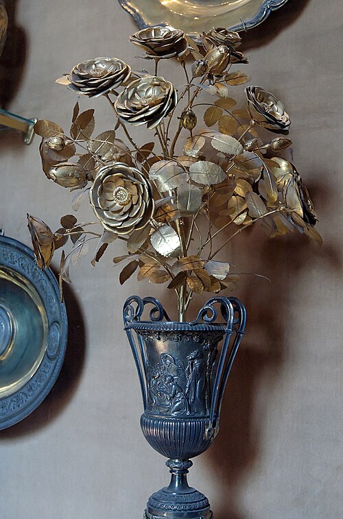 Fayl:Golden rose Biblioteca apostolica.jpg