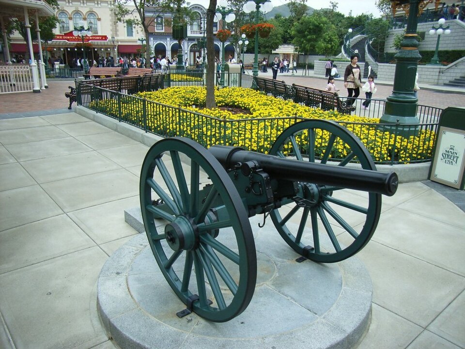 Fayl:HK Disneyland Main Street 1.jpg