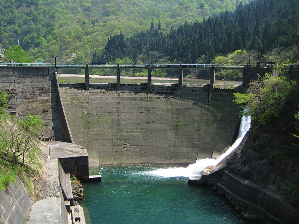 Fayl:Itoshiro Dam.jpg