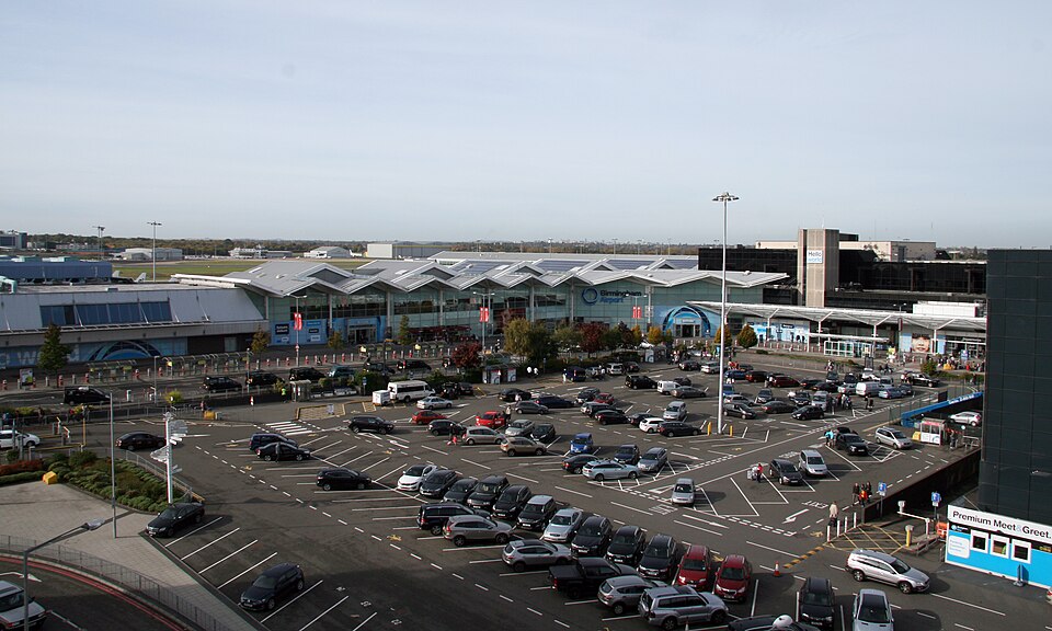 Fayl:Birmingham-Airport-Terminal-Buildings.jpg