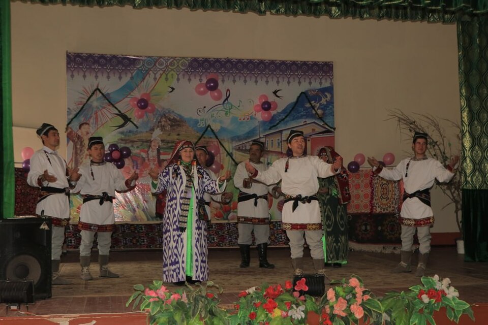 Fayl:Chavqi folklore-ethnographic folk ensemble-9.jpg