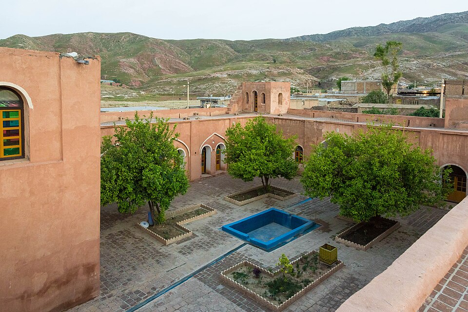 Fayl:Mir-Gholam Fortress.jpg