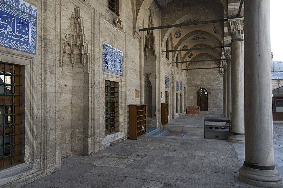 Fayl:Sokollu Mehmet Pasha mosque 7335.jpg