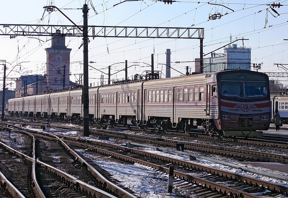 Fayl:Електропоїзд ЕПЛ9Т-009.jpg