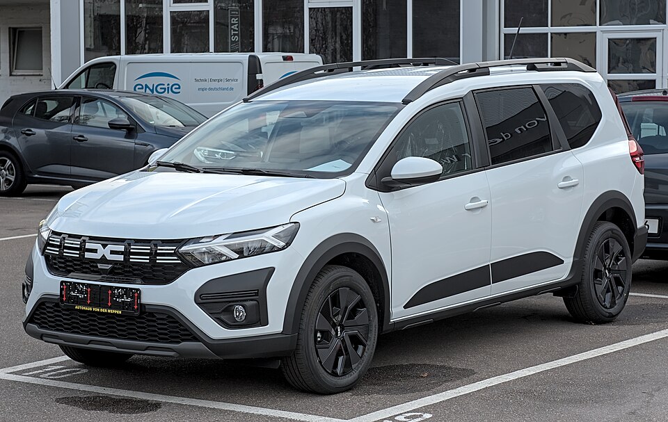 Fayl:2023 Dacia Jogger DSC 7288.jpg
