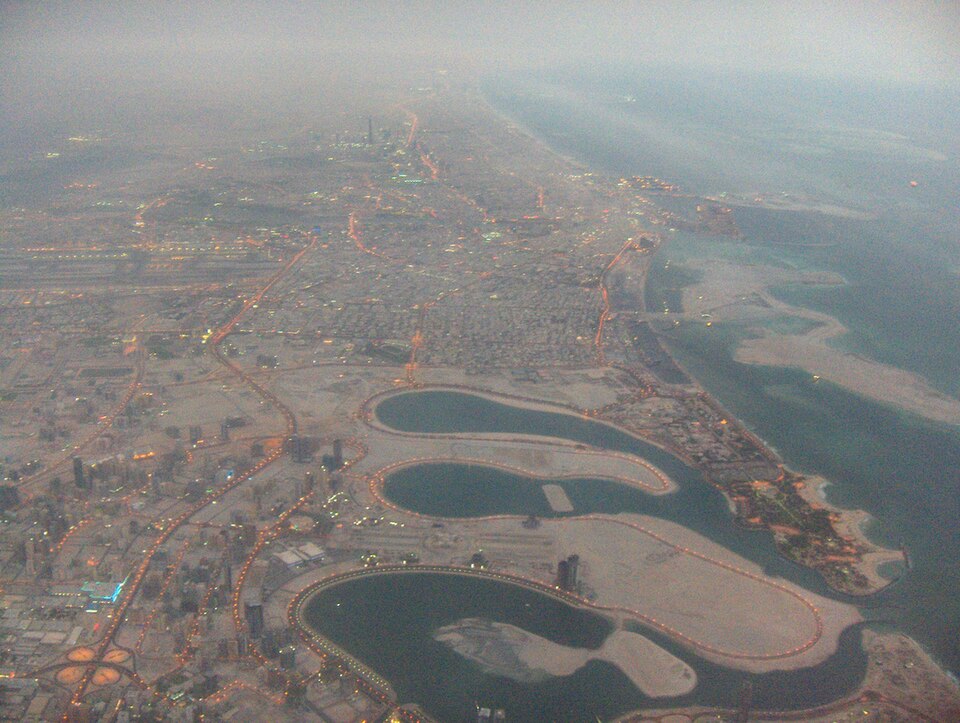 Fayl:Dubai northeast coast.jpg
