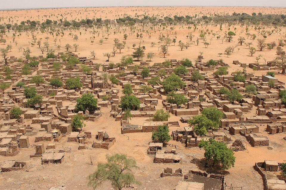 Fayl:Village Telly in Mali.jpg