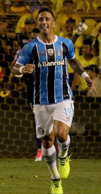 Fayl:BARCELONA-GREMIO (Lucas Barrios).jpg