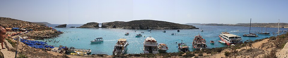 Fayl:CominoBlueLagoon.jpg