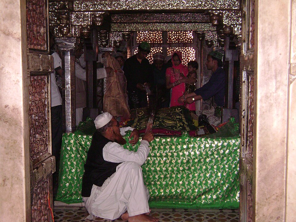 Fayl:Ulama Salim Chisti.JPG
