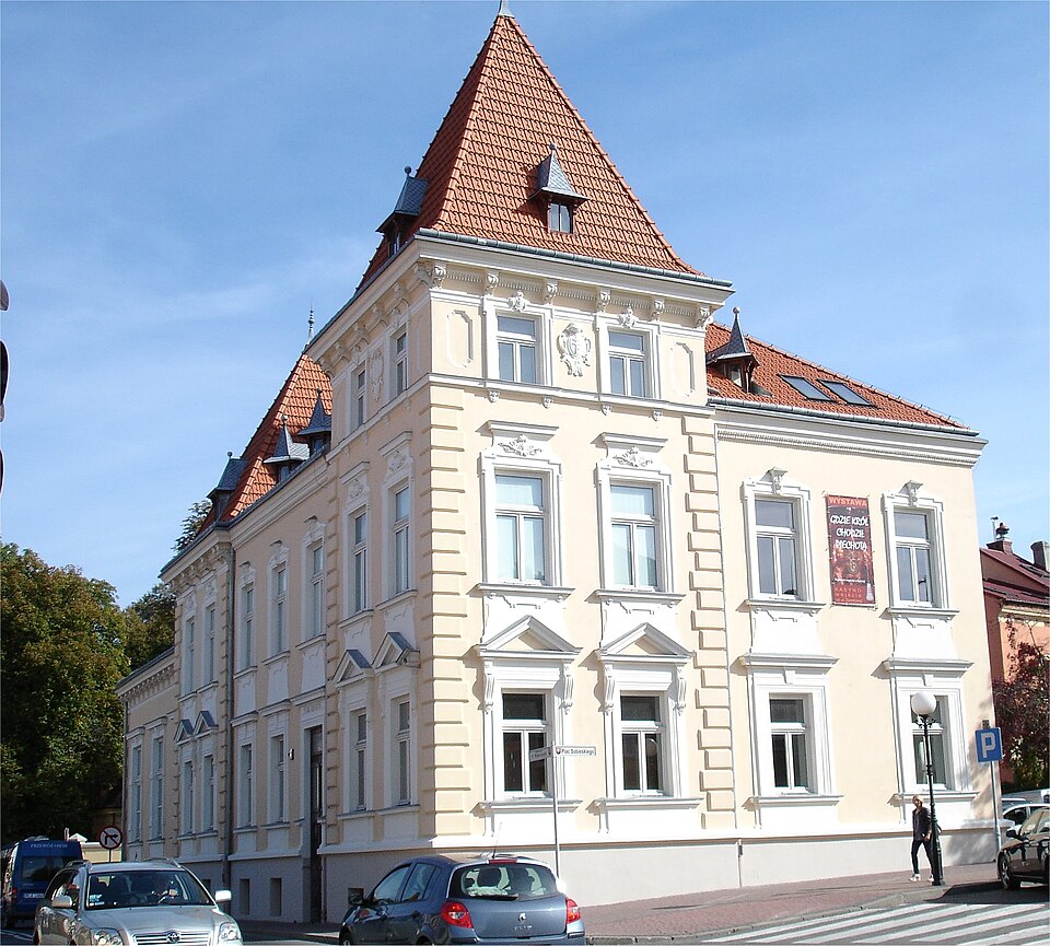 Fayl:Łańcut-kasyno urzędnicze 2012.jpg