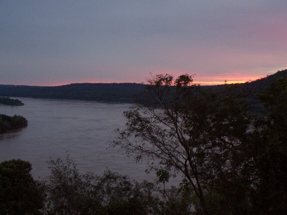 Fayl:Atardeceruruguayrio.JPG