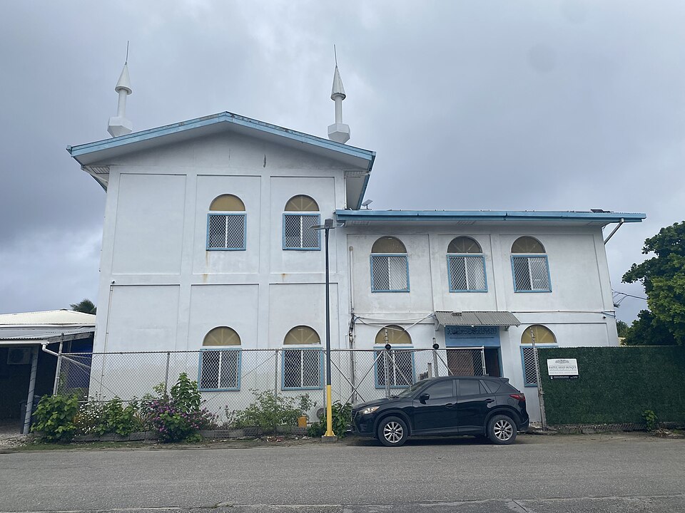 Fayl:Baitul Ahad Mosque, Majuro.jpg