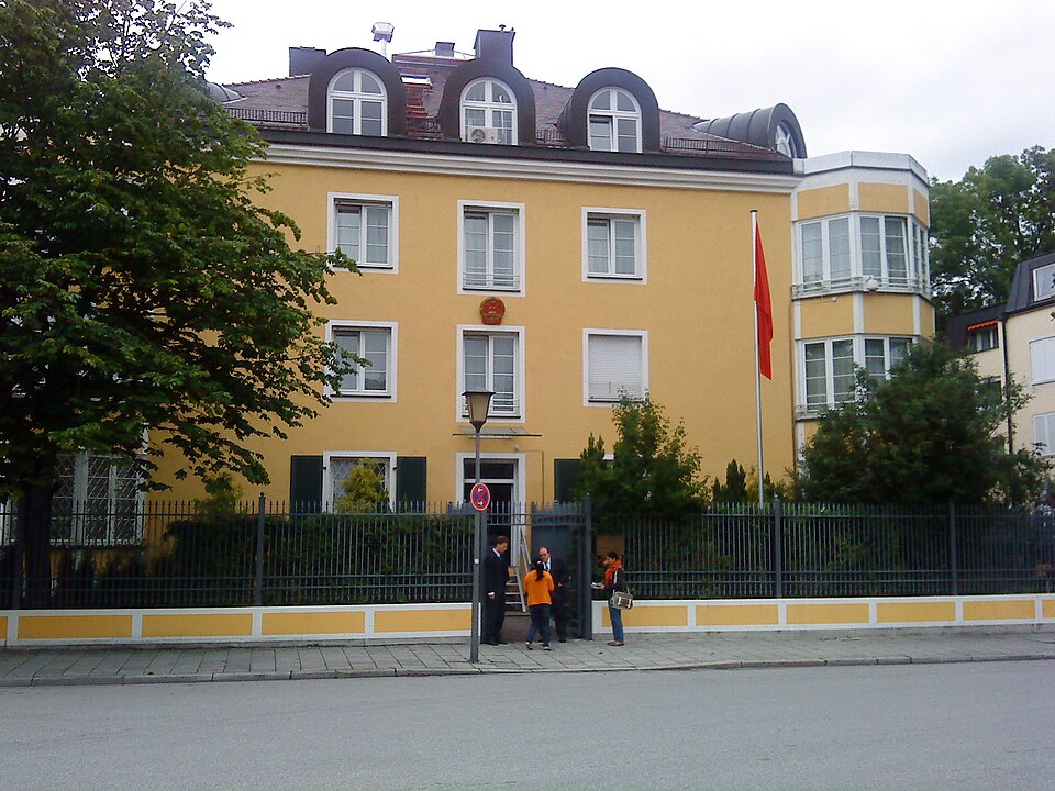 Fayl:Chinese consulate in Munich.JPG