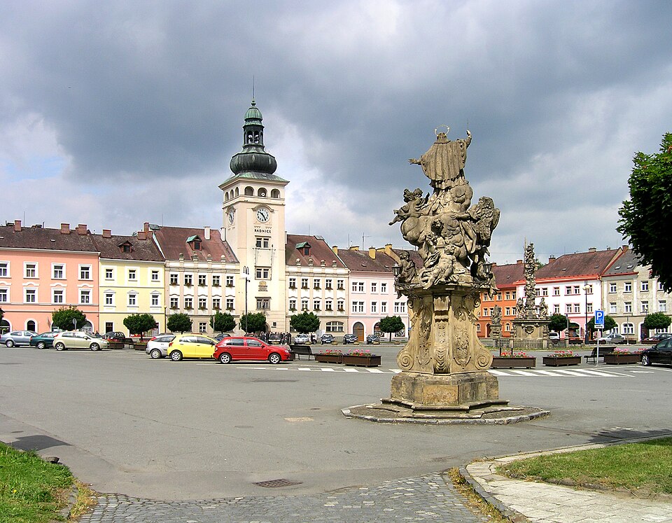 Fayl:Fulnek, Komenský square 2.jpg