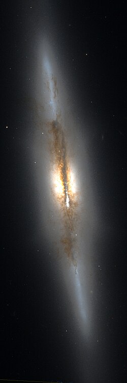 Fayl:NGC 4710 Hubble.jpg