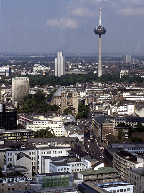 Fayl:Koeln-110-Stadt vom Domturm-Fernsehturm-1989-gje.jpg