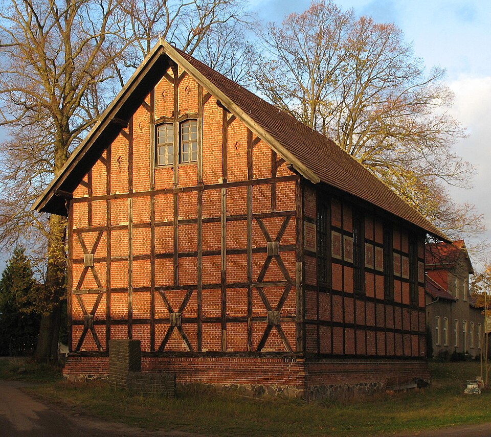 Fayl:Linde church.jpg
