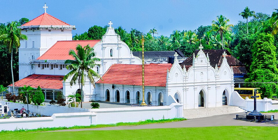 Fayl:Marth Mariam Pally Kuruppampady.jpg